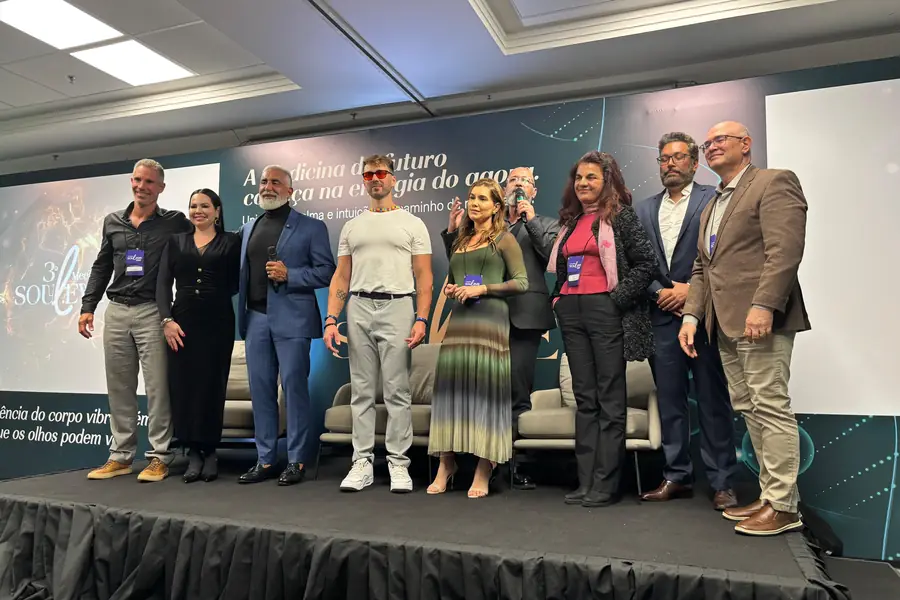 Todos os palestrantes do 3º Soul Meeting reunidos no palco